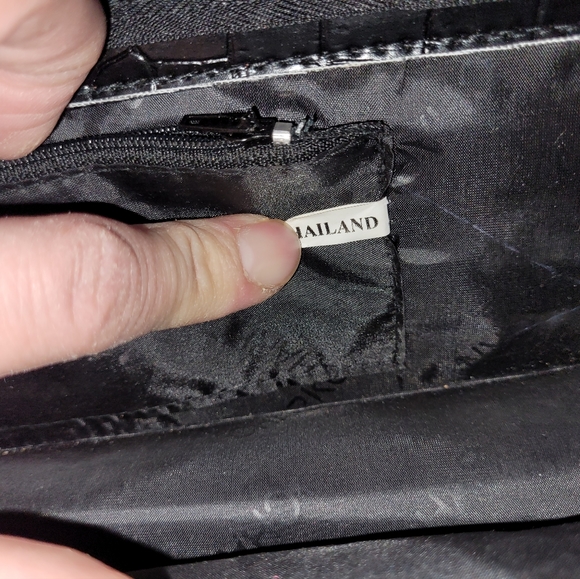 Charkorn Black Magnetic Clasps Handbag Made in Thailand - Picture 12 of 13